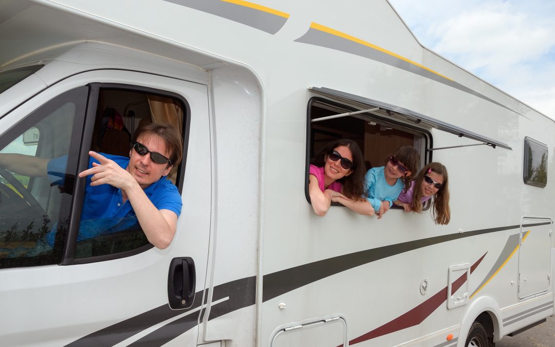 How a 5th Wheel Ball Hitch Improves Towing Safety for American RV Owners