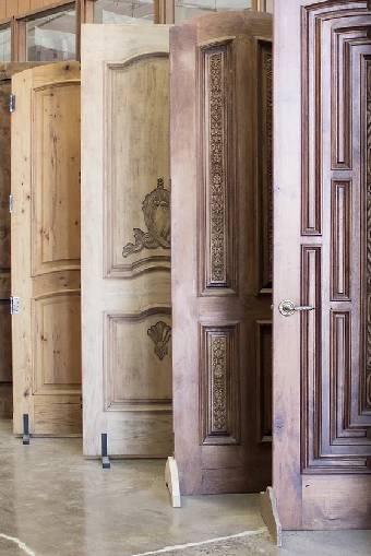 The Benefits of Handcrafted Custom Wood Doors for Your Home’s Entryway