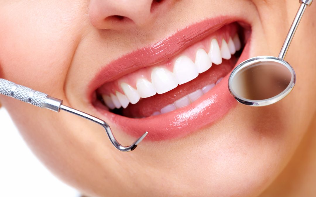 How Cosmetic Dentistry Addresses Worn Down Front Teeth